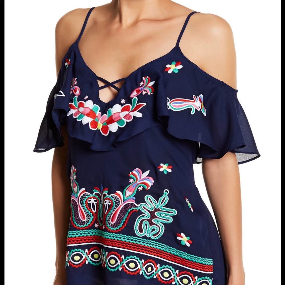 Brand NEW embroidered top